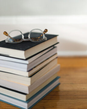 books-3733892_721x900_8zu10